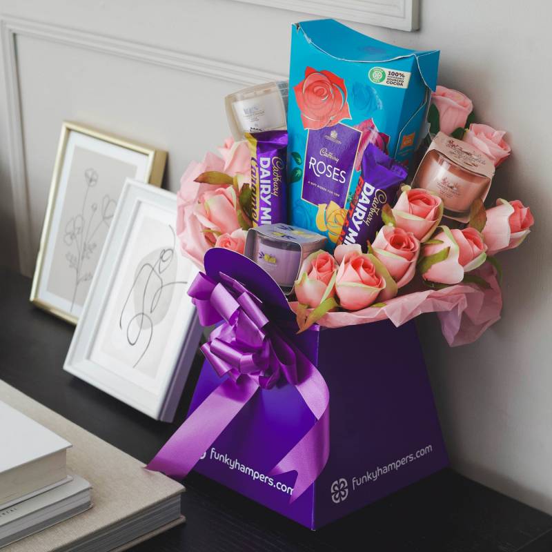 Yankee Candle and Cadbury Pink Roses Bouquet